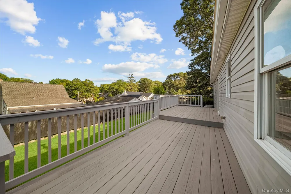 31 Concord Road Shirley, NY 11967