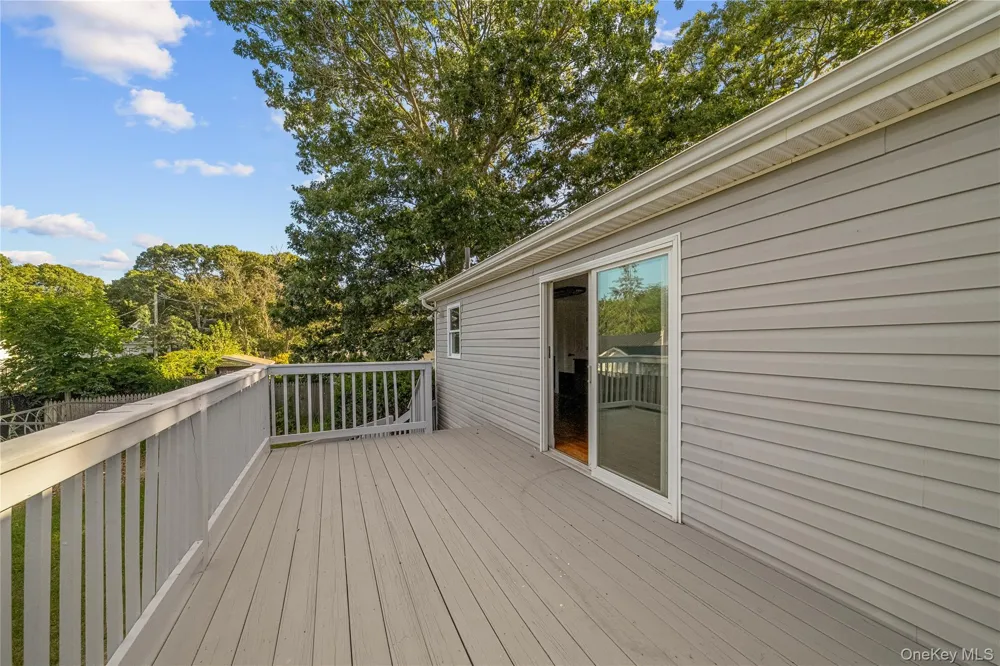 31 Concord Road Shirley, NY 11967