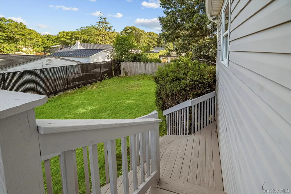 31 Concord Road Shirley, NY 11967