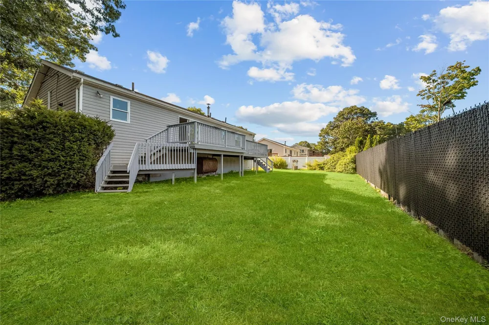 31 Concord Road Shirley, NY 11967