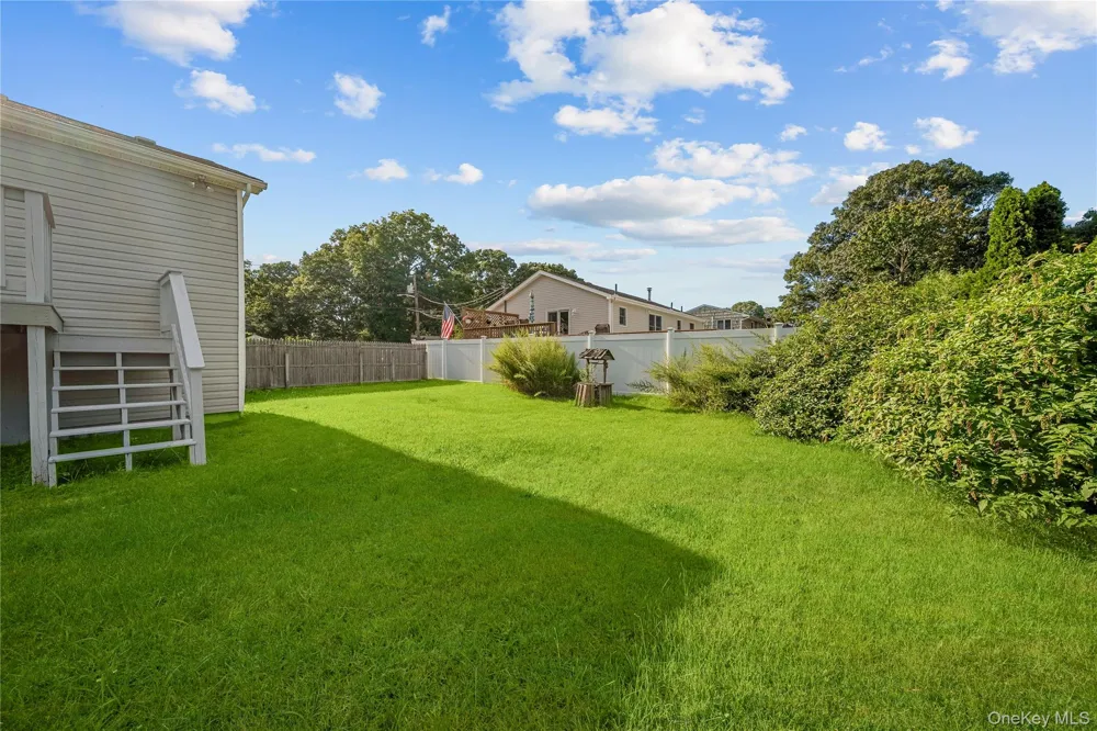 31 Concord Road Shirley, NY 11967