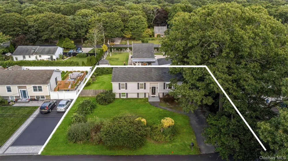31 Concord Road Shirley, NY 11967