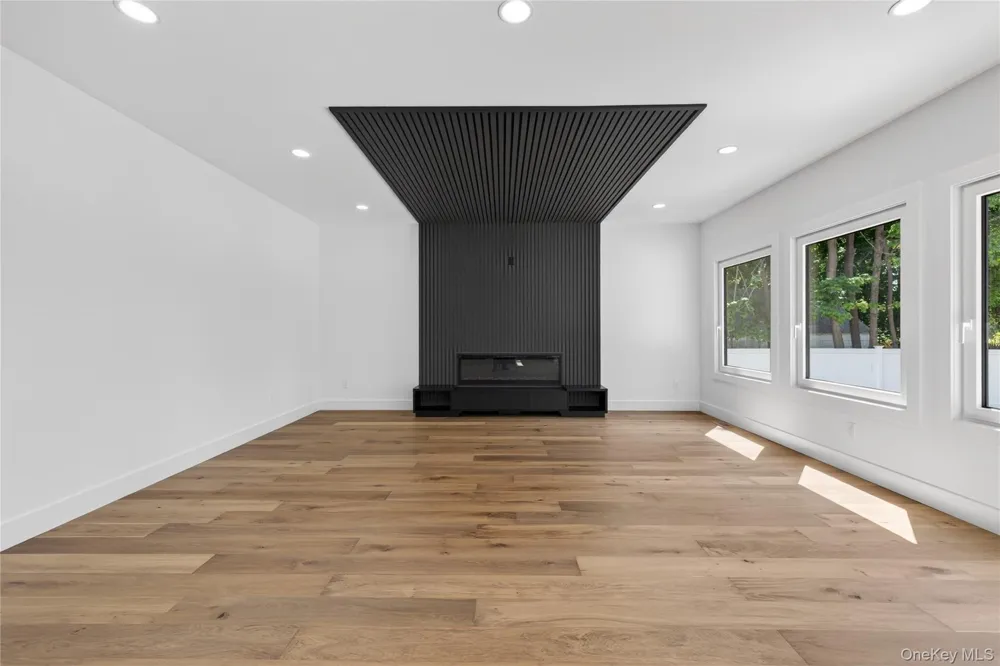 364 Old Farmingdale Road West Babylon, NY 11704