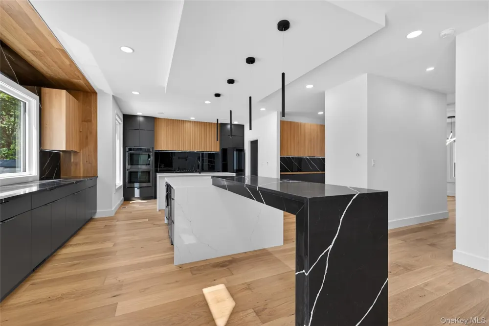 364 Old Farmingdale Road West Babylon, NY 11704