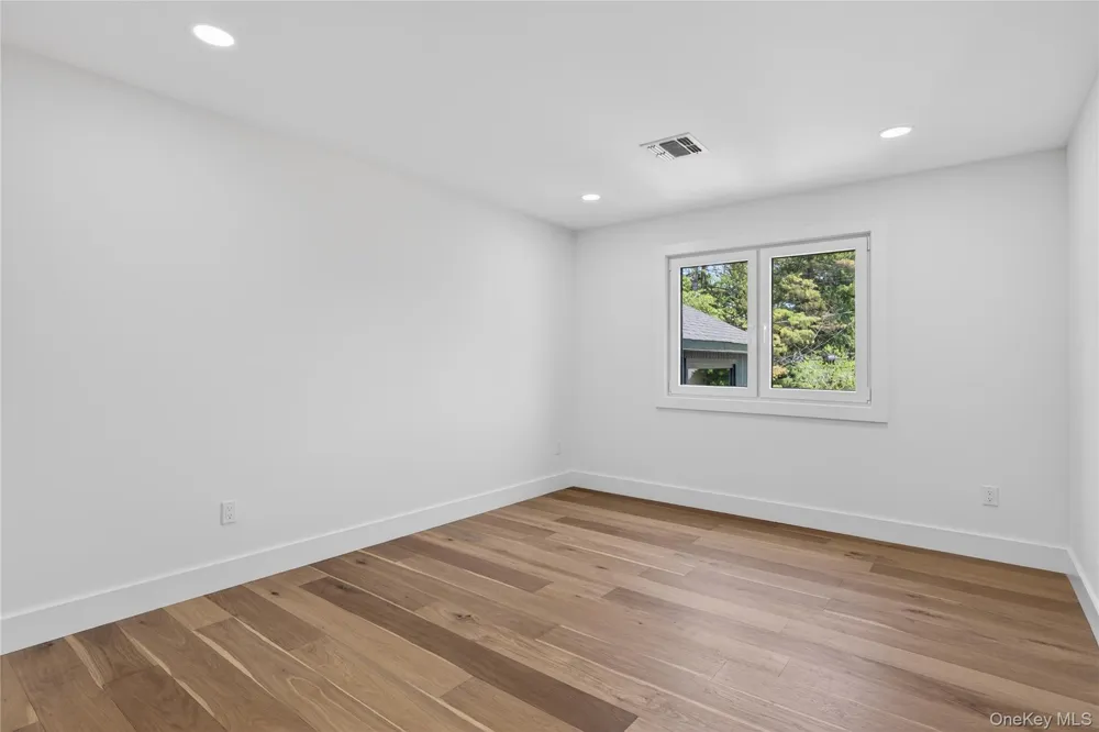 364 Old Farmingdale Road West Babylon, NY 11704