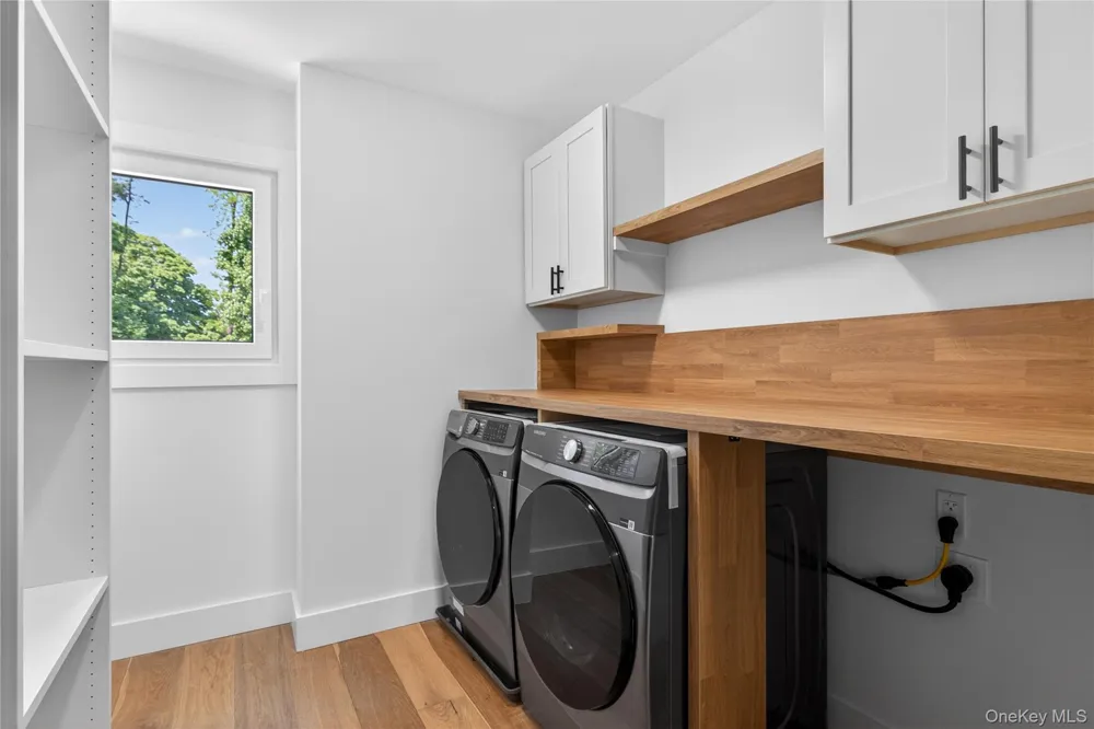 364 Old Farmingdale Road West Babylon, NY 11704