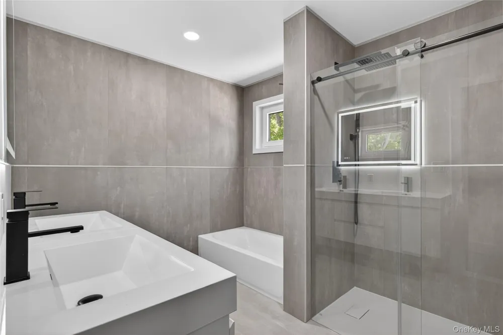 364 Old Farmingdale Road West Babylon, NY 11704