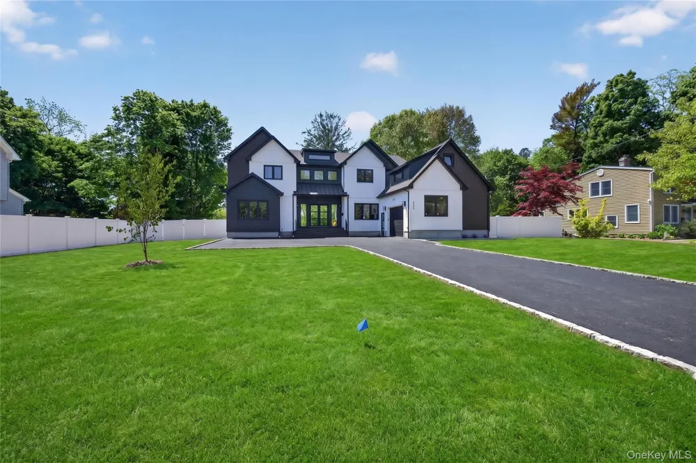 364 Old Farmingdale Road West Babylon, NY 11704