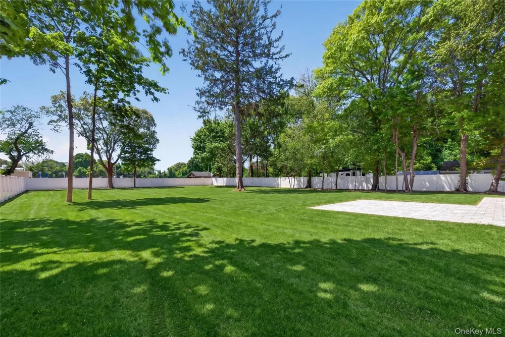 364 Old Farmingdale Road West Babylon, NY 11704