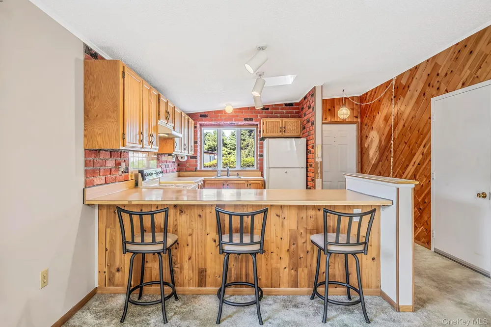 17 Dogwood Lane Manorville, NY 11949