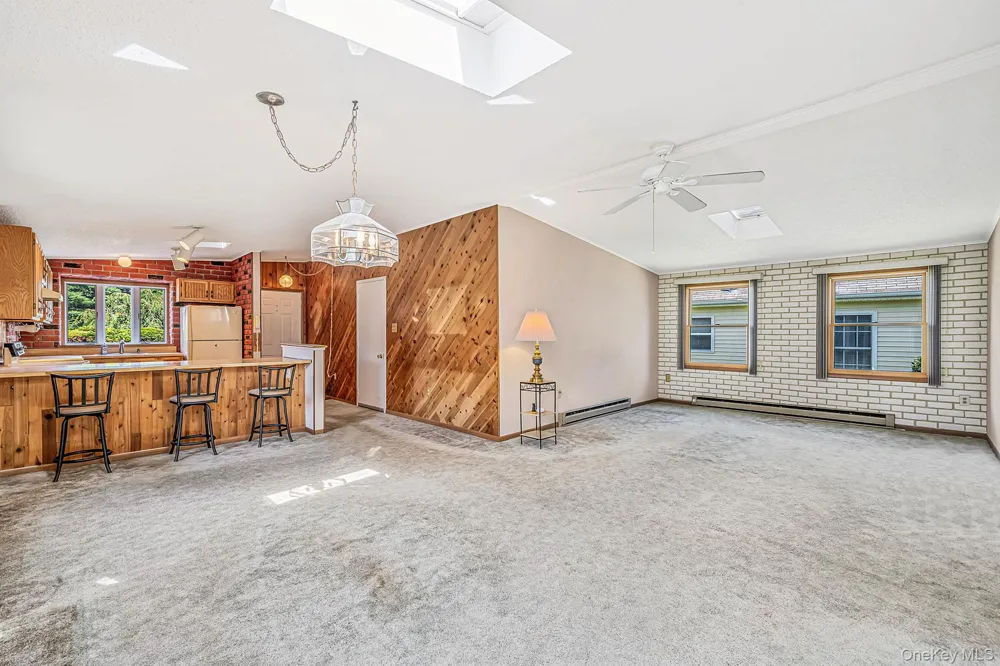 17 Dogwood Lane Manorville, NY 11949