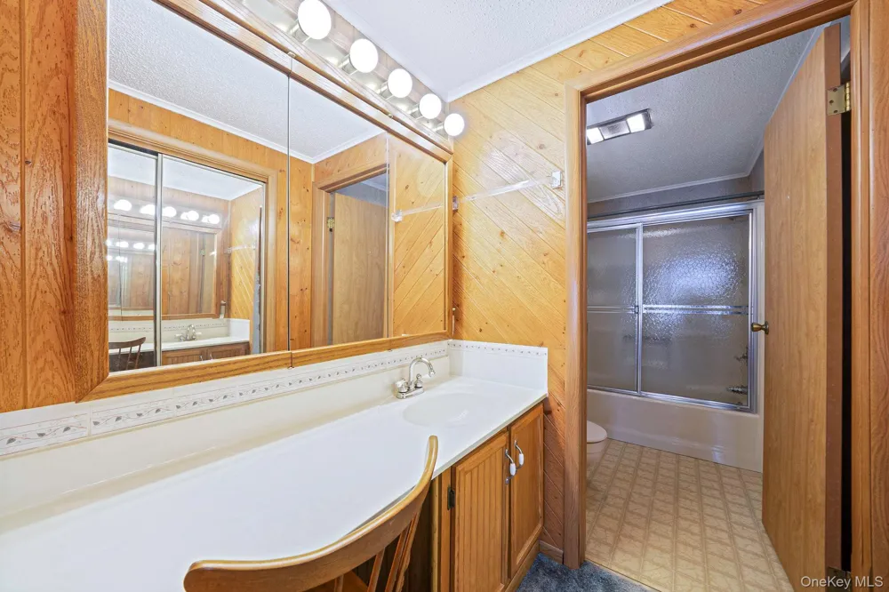 17 Dogwood Lane Manorville, NY 11949