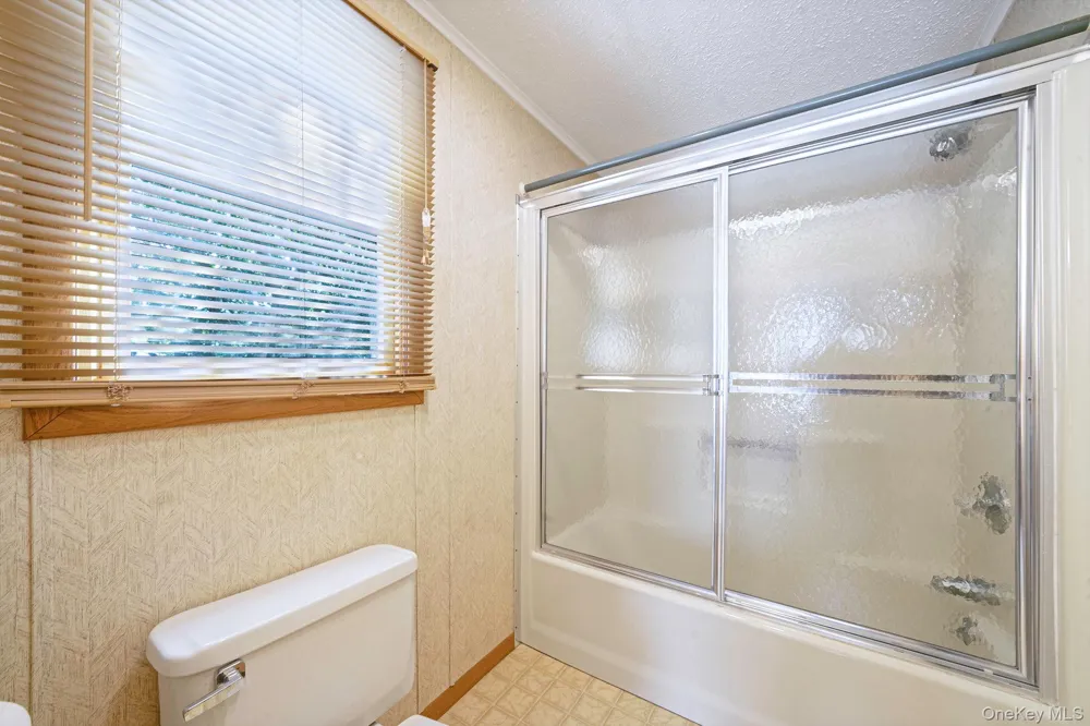 17 Dogwood Lane Manorville, NY 11949