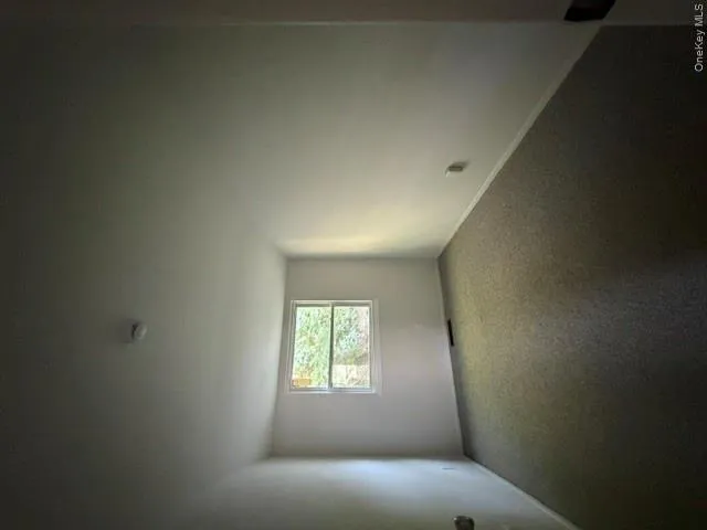121 hill Spur #121 Calverton, NY 11933