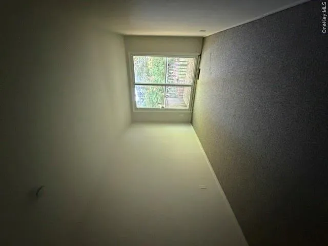 121 hill Spur #121 Calverton, NY 11933