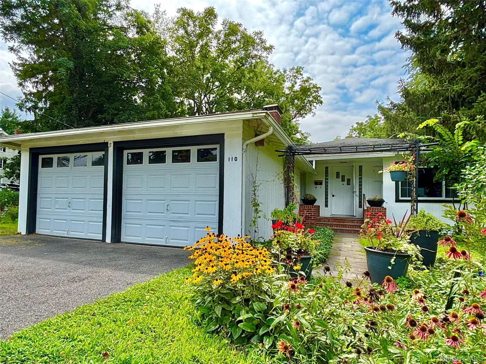110 Montgomery Street Rhinebeck, NY 12572