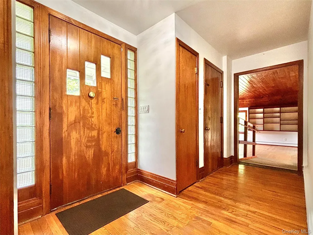 110 Montgomery Street Rhinebeck, NY 12572