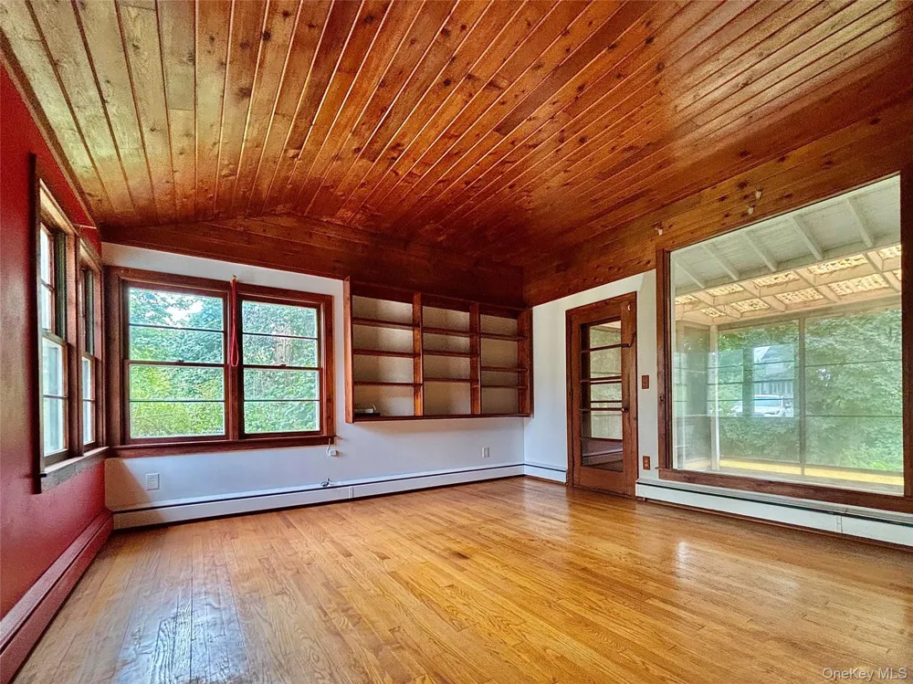 110 Montgomery Street Rhinebeck, NY 12572