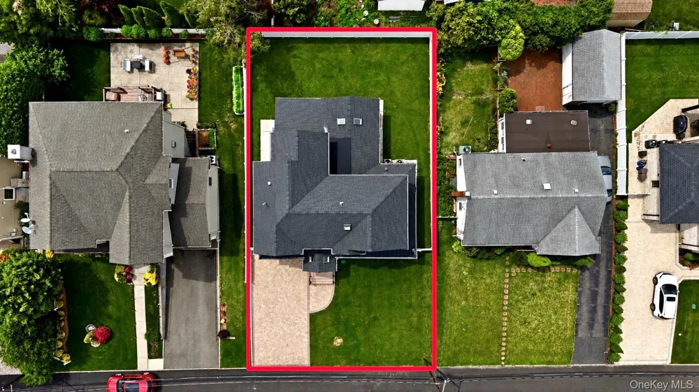 37 Beverly Drive Albertson, NY 11507