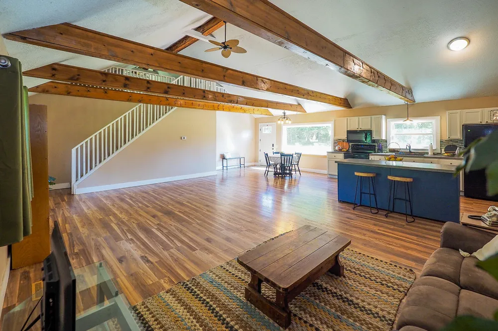 557 W James Street Lawrence, MI 49064