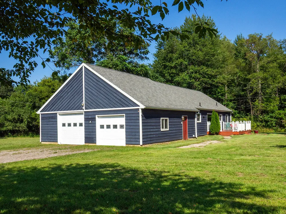 557 W James Street Lawrence, MI 49064
