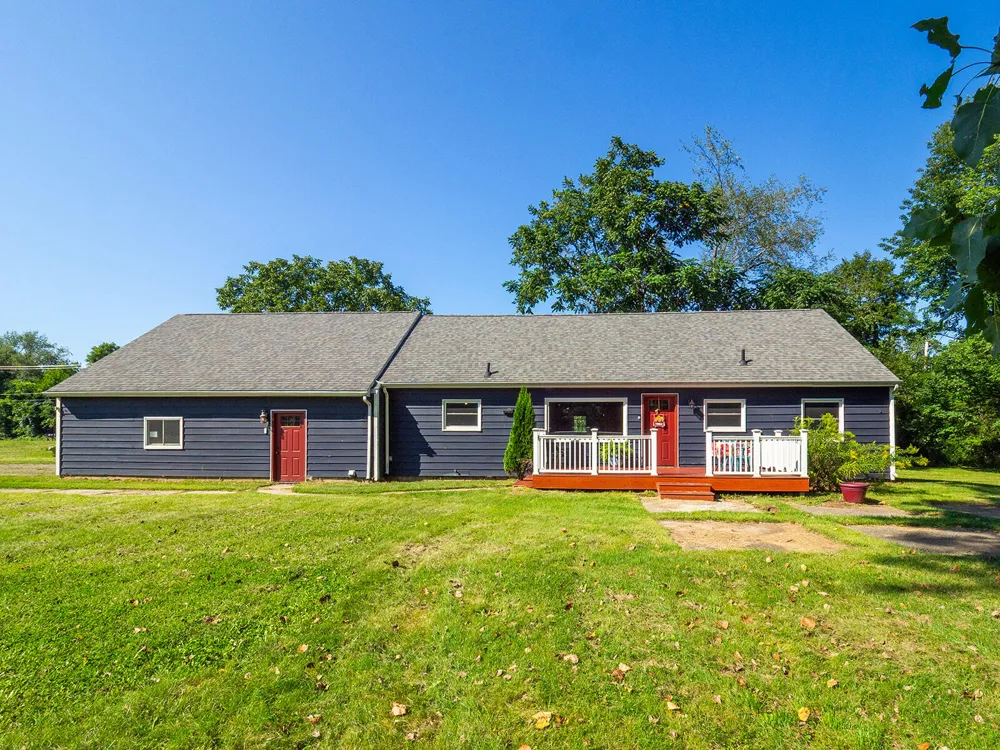557 W James Street Lawrence, MI 49064