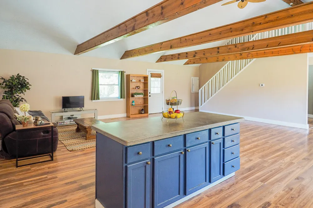 557 W James Street Lawrence, MI 49064
