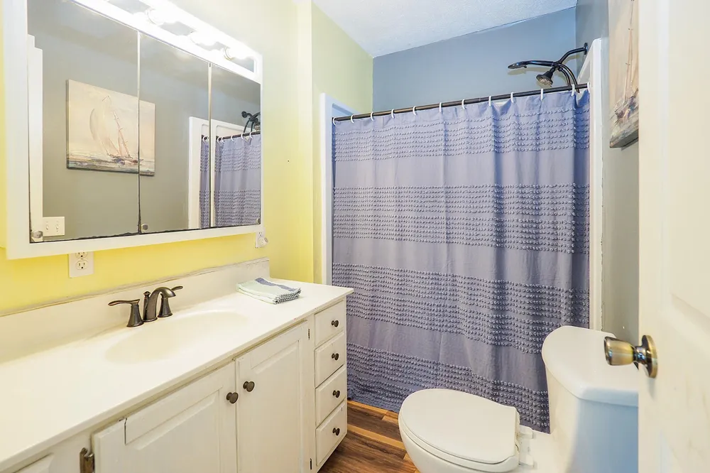 557 W James Street Lawrence, MI 49064