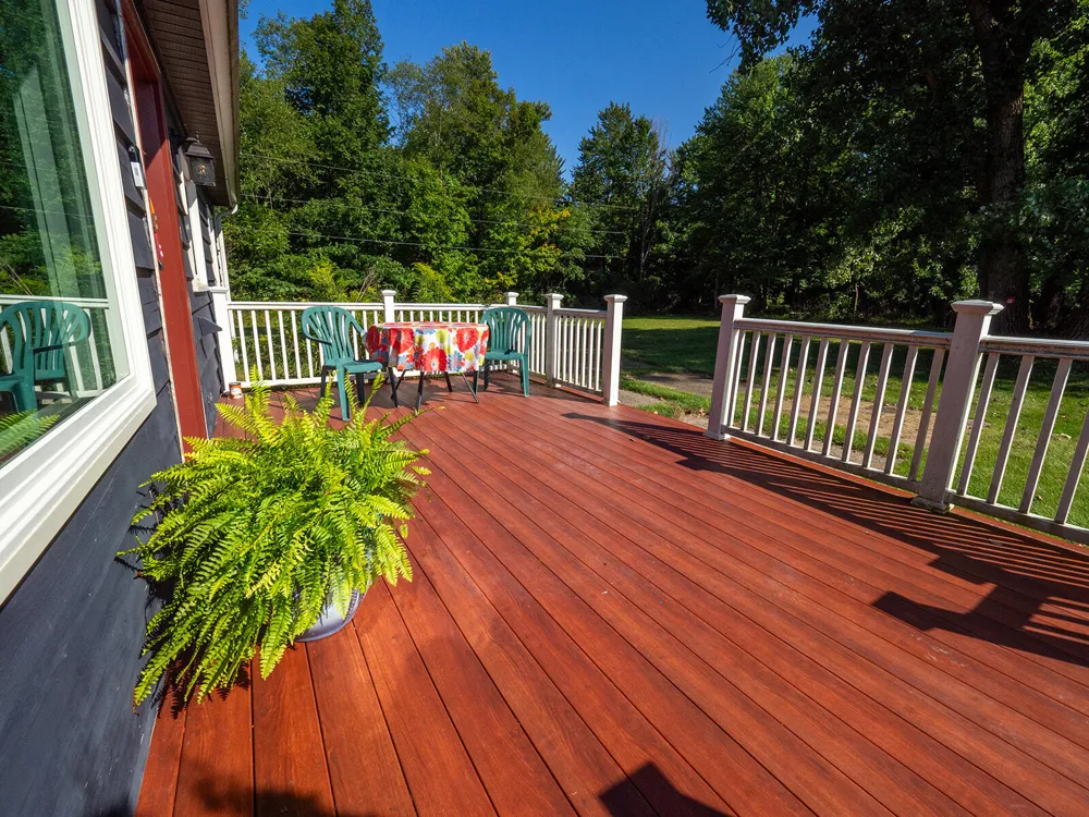557 W James Street Lawrence, MI 49064