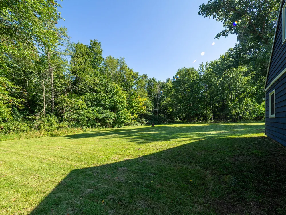 557 W James Street Lawrence, MI 49064
