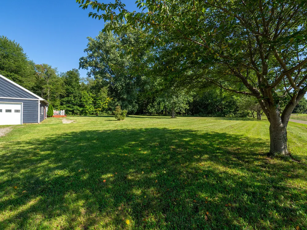 557 W James Street Lawrence, MI 49064