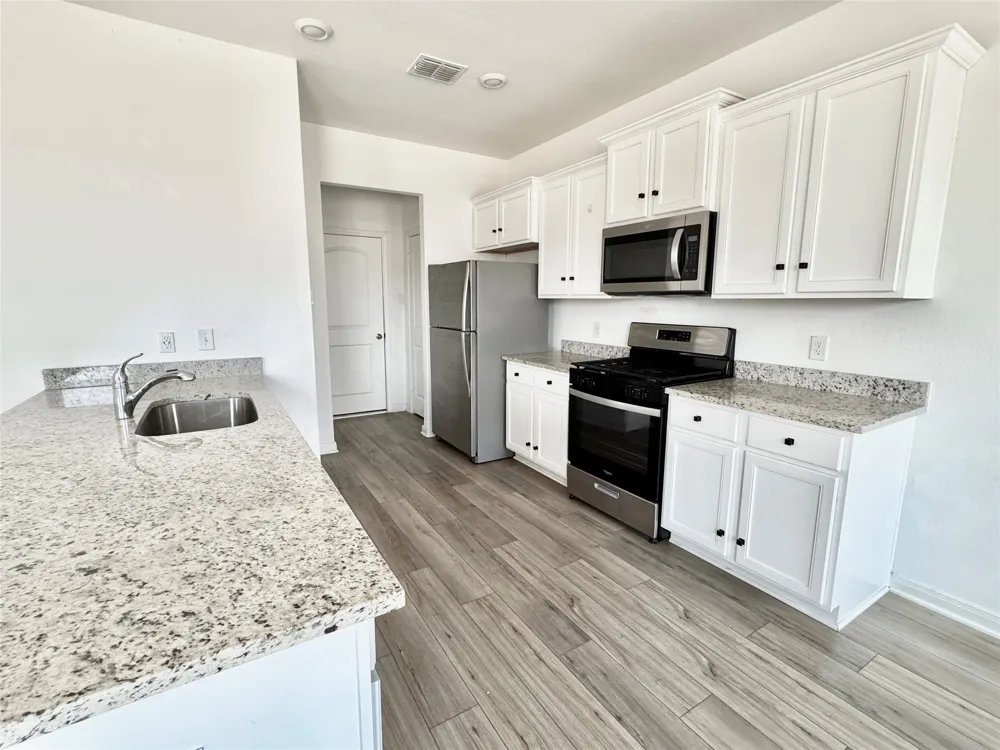 267 Surrey Oaks Maxwell, TX 78656