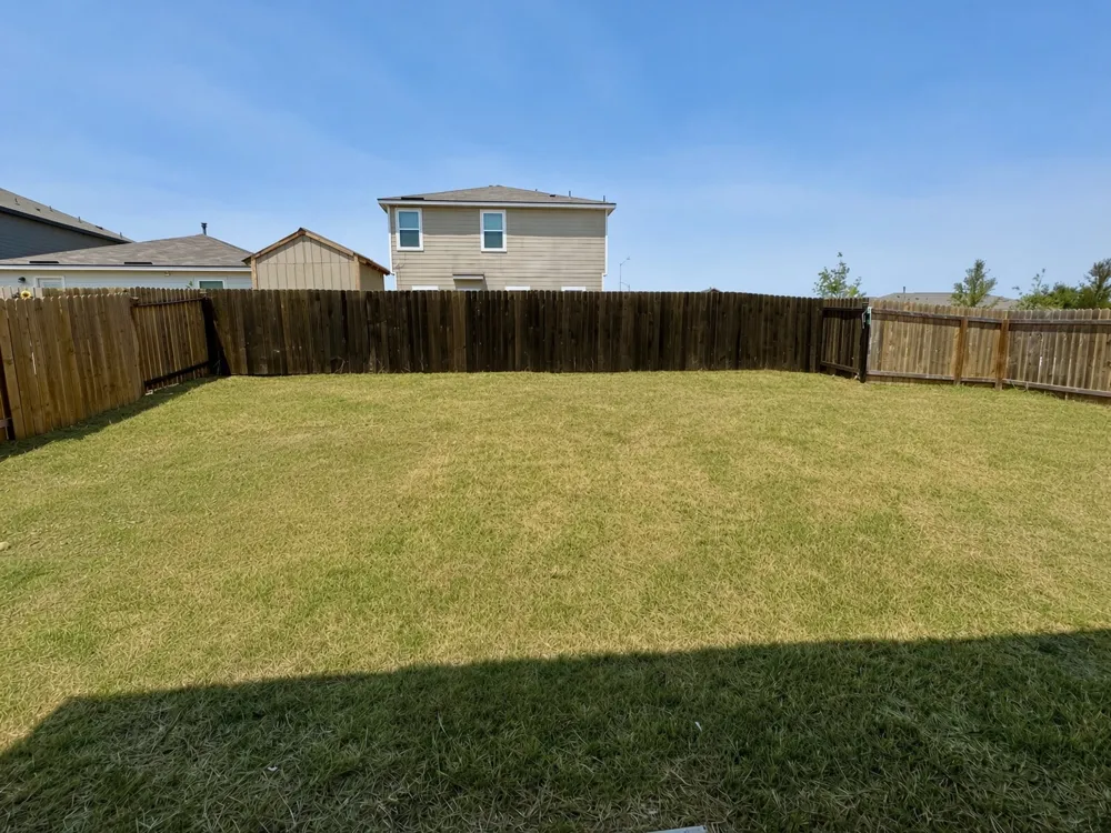 267 Surrey Oaks Maxwell, TX 78656