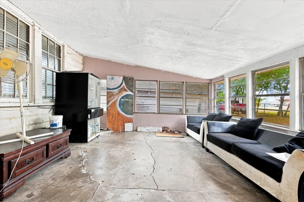 220 S 2nd Street Wills Point, TX 75169