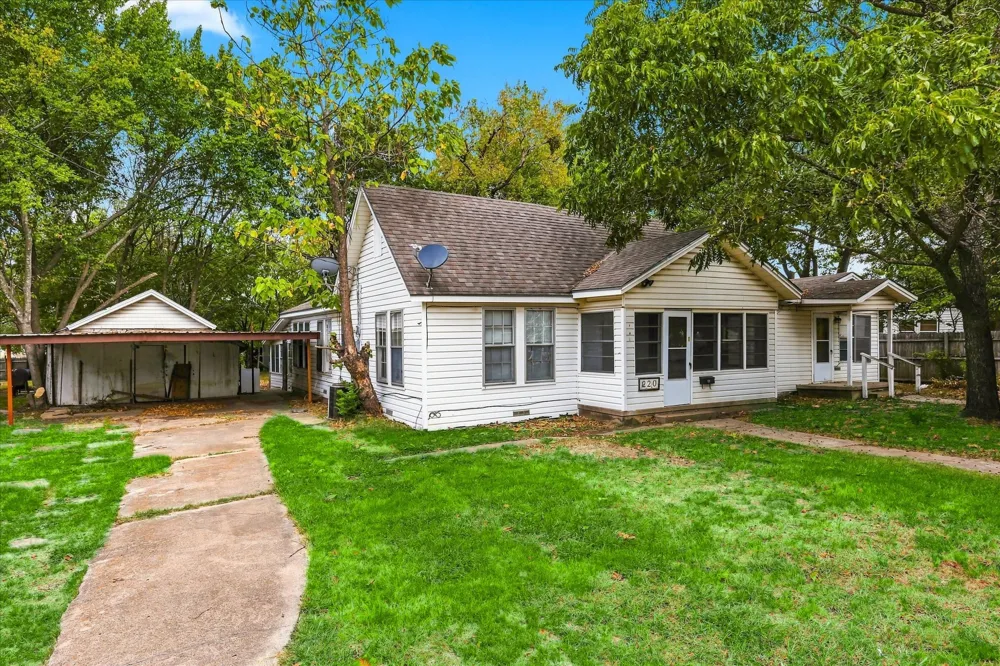 220 S 2nd Street Wills Point, TX 75169