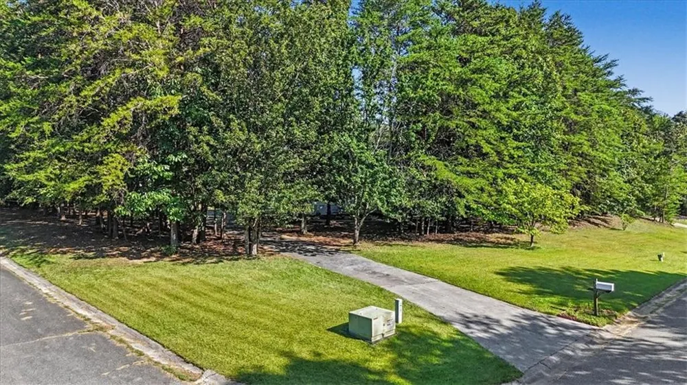 75 Indian Hills Drive Rydal, GA 30171