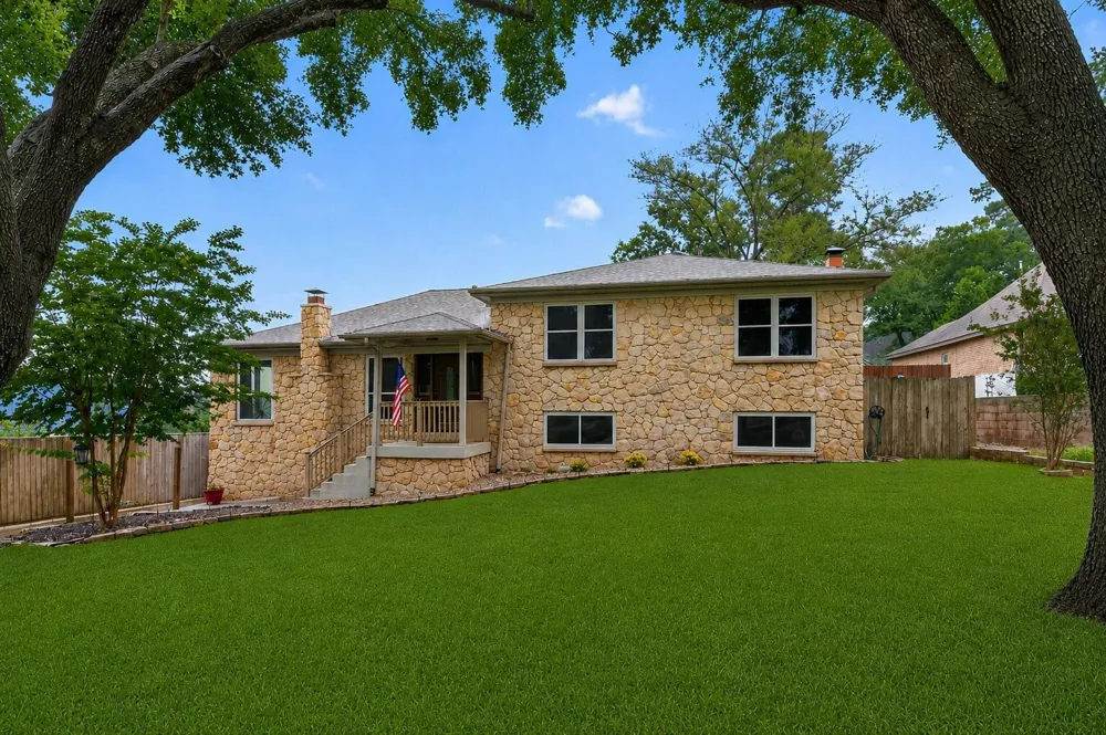 28111 Camille Drive Tomball, TX 77375