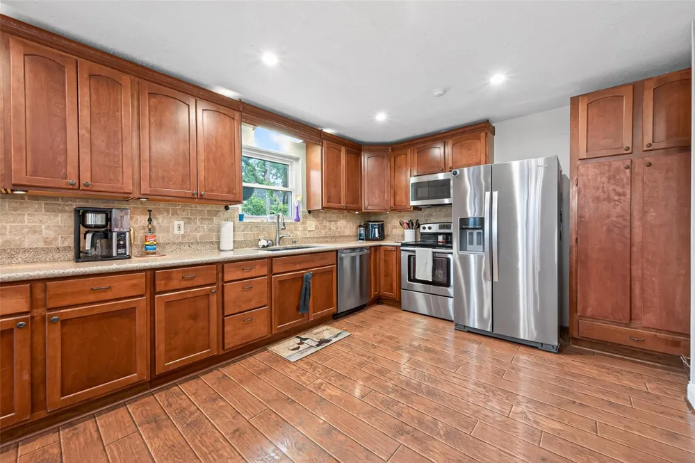 28111 Camille Drive Tomball, TX 77375