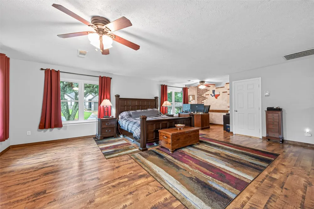 28111 Camille Drive Tomball, TX 77375