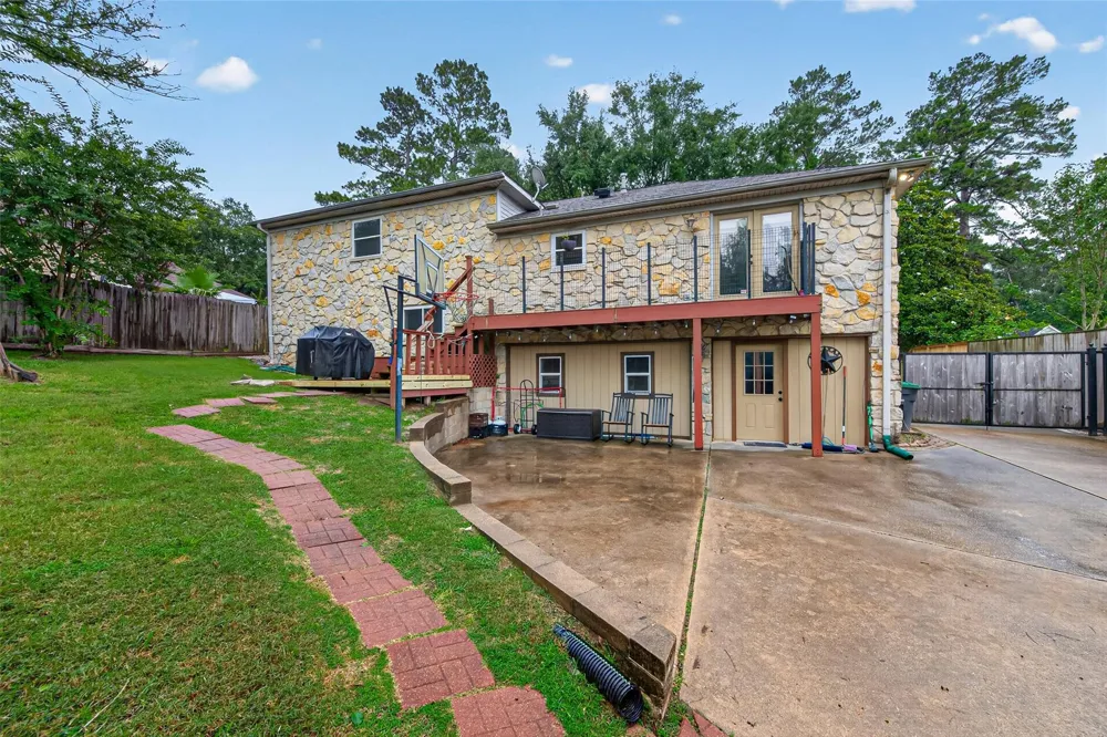 28111 Camille Drive Tomball, TX 77375