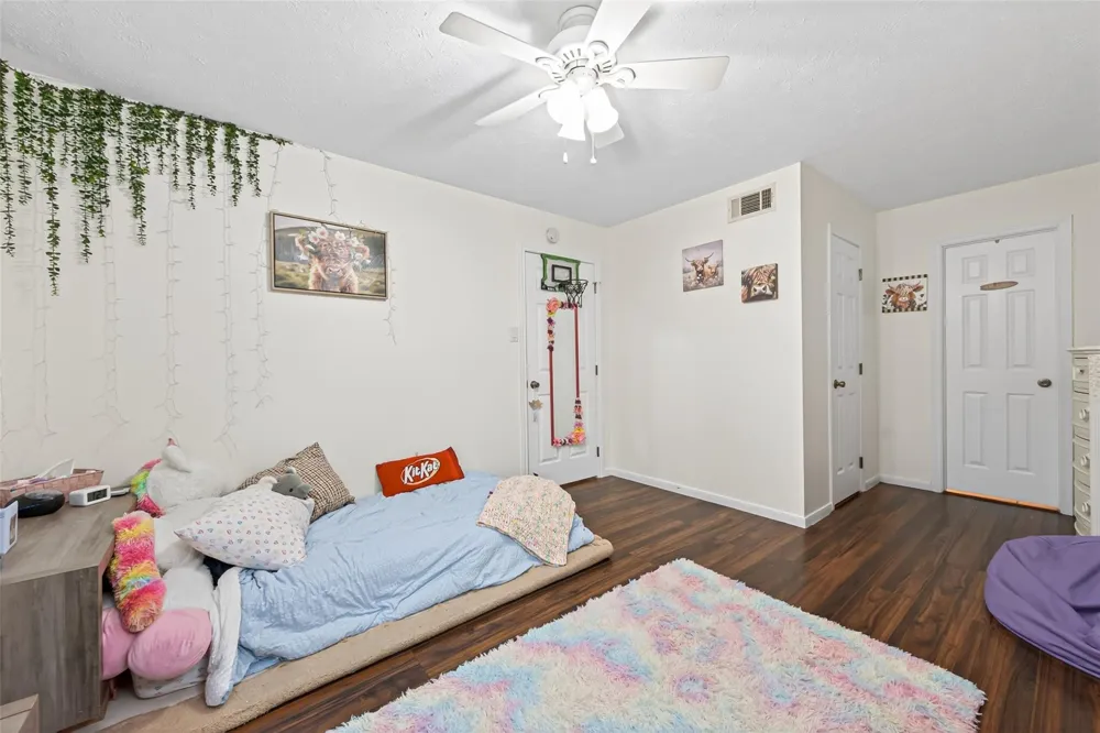 28111 Camille Drive Tomball, TX 77375