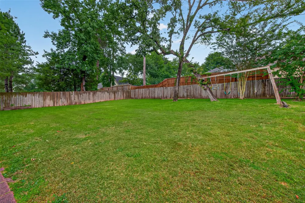 28111 Camille Drive Tomball, TX 77375