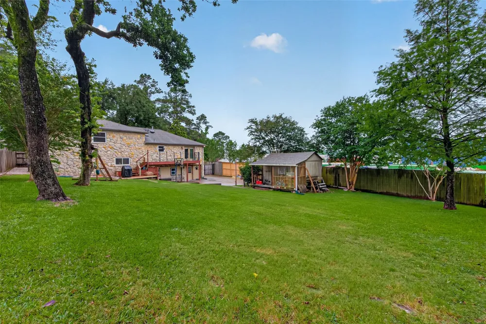 28111 Camille Drive Tomball, TX 77375