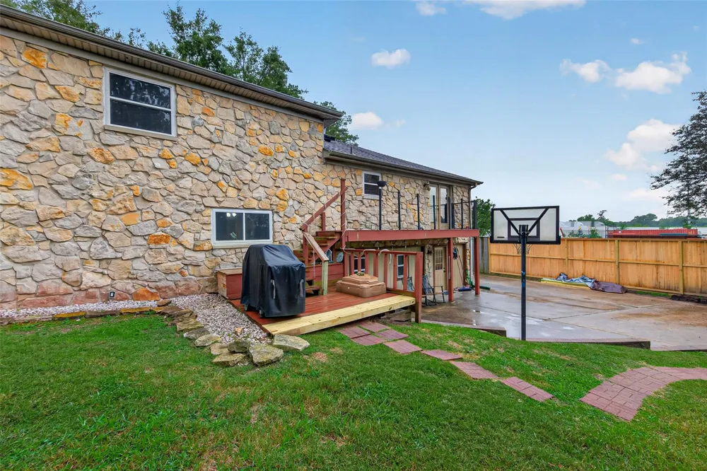 28111 Camille Drive Tomball, TX 77375