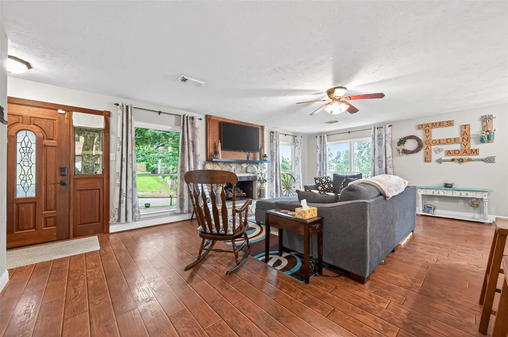 28111 Camille Drive Tomball, TX 77375