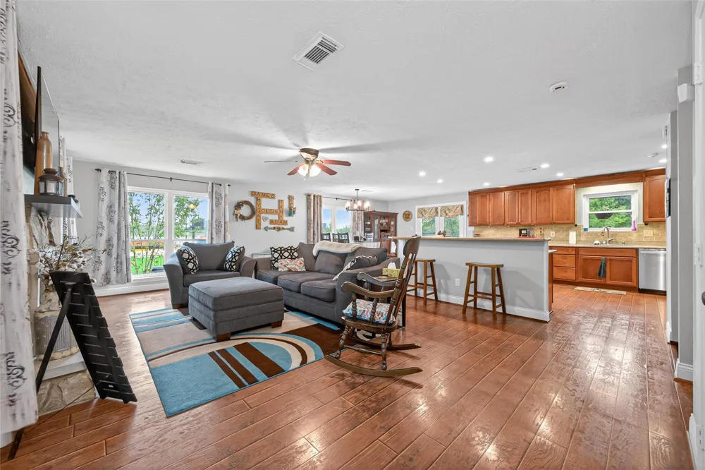 28111 Camille Drive Tomball, TX 77375