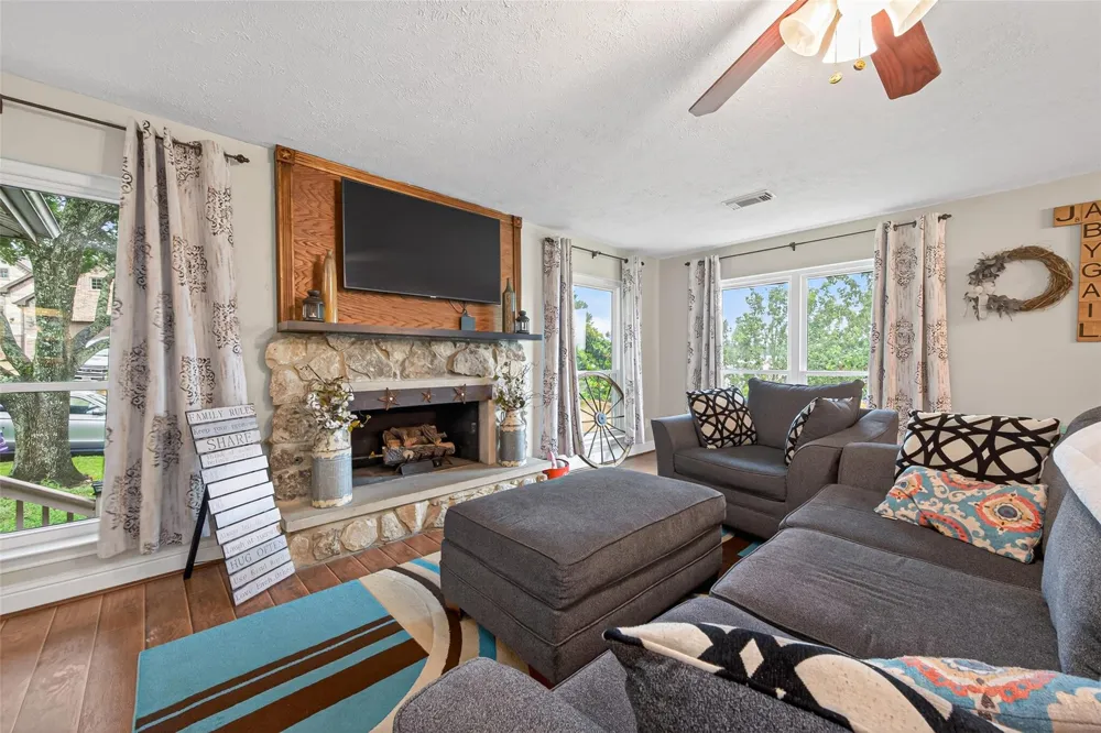 28111 Camille Drive Tomball, TX 77375