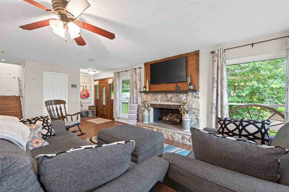 28111 Camille Drive Tomball, TX 77375