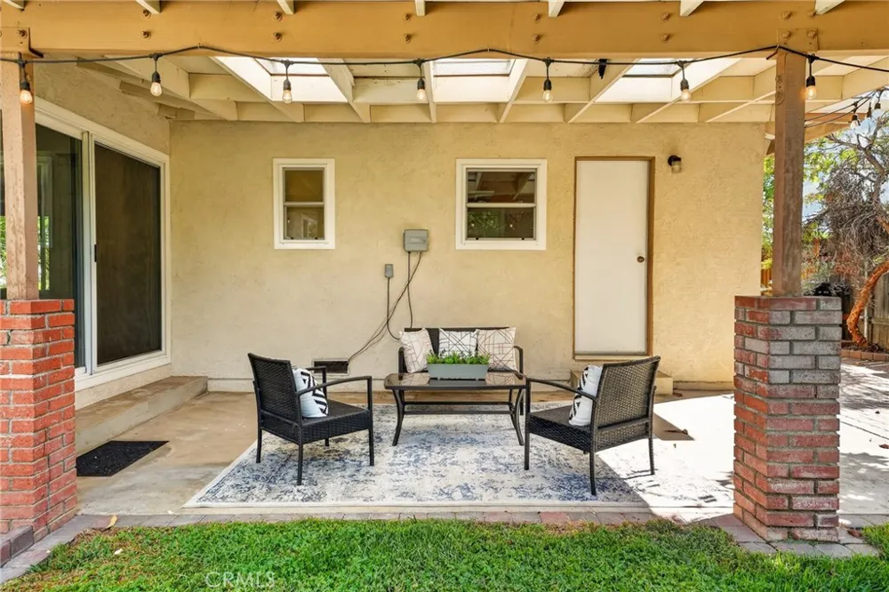 302 S San Mateo Street Redlands, CA 92373