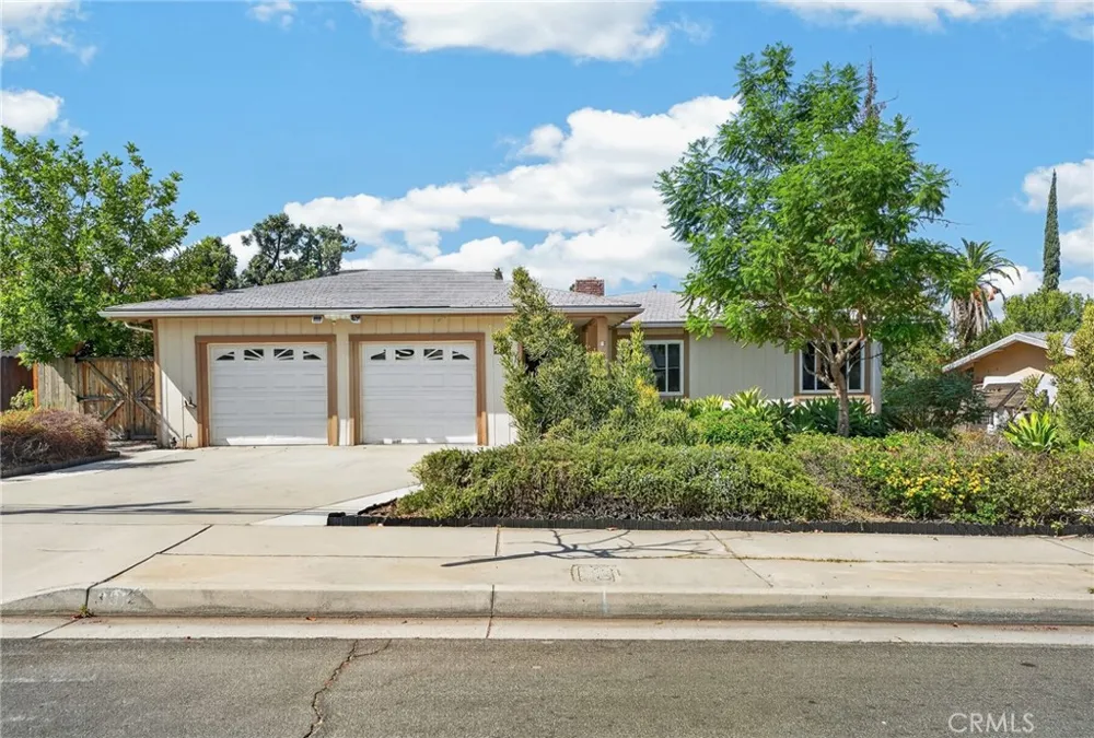 302 S San Mateo Street Redlands, CA 92373